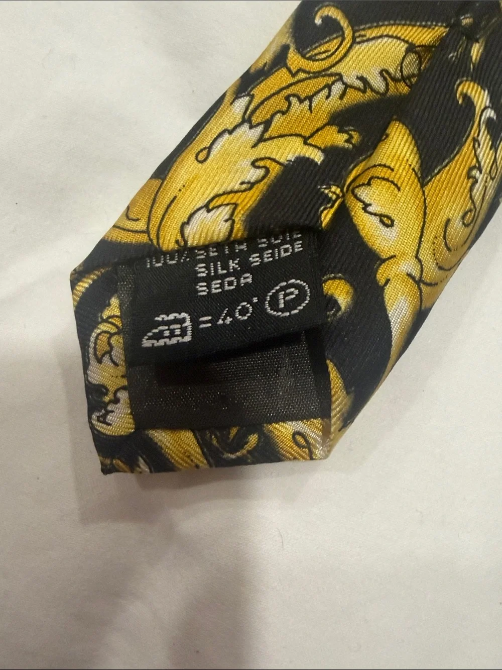 Men's Gianni Versace Black and Yellow Baroque Pattern Silk Tie